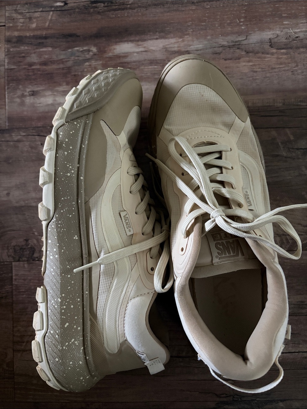 Vans Men’s Neutral Cream/Tan Lace-Up Sneakers